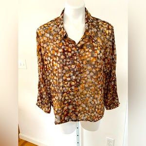 Nic and Zoe button down loose fitting blouse.